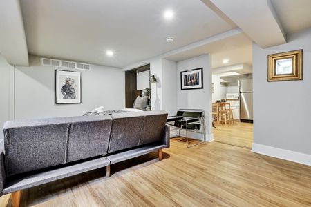 213 Melrose Avenue - Photo 2