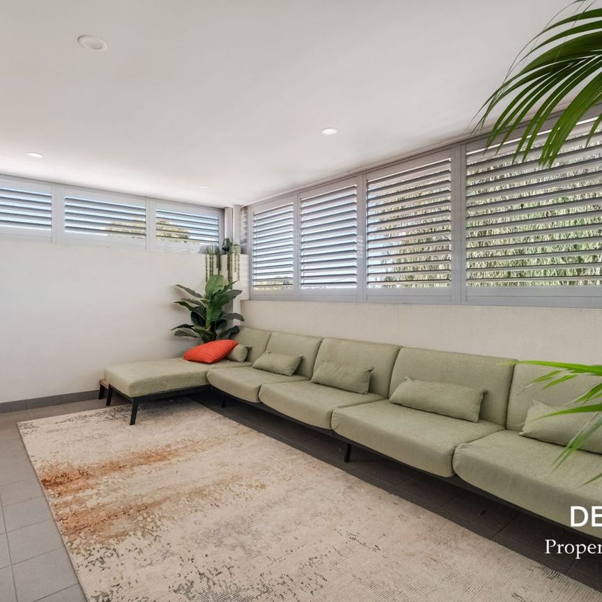 Fully Furnished & Equipped Fringe City Living At Its Best - Photo 1