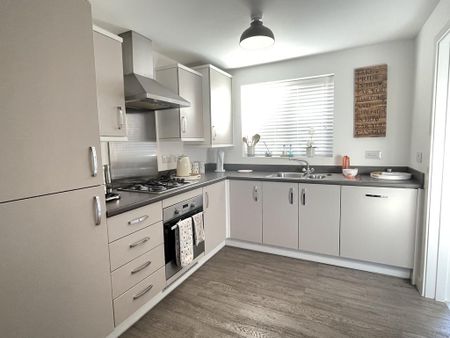 3 bedroom detached house to rent - Photo 3