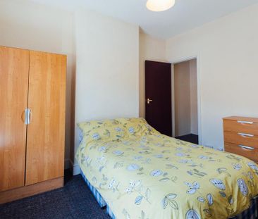 1 bedroom in a house share to rent - Photo 4