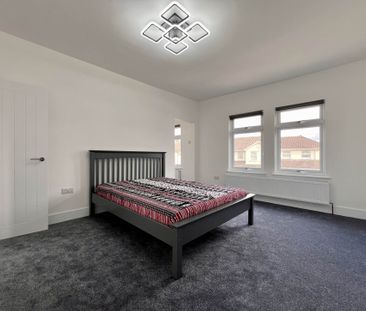 Guide Price £3,500 pcm - Available Now - Part Furnished - Photo 4