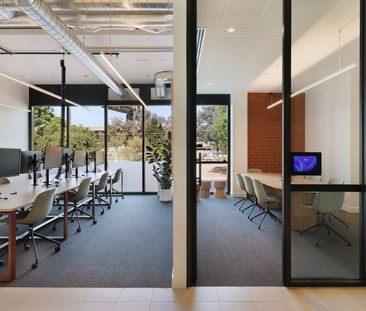 Top Floor Unfurnished 1 Bedroom Living - Photo 5