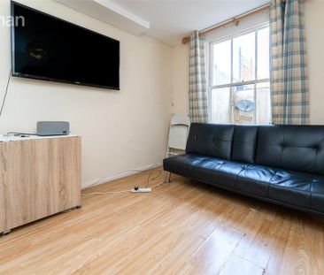 6 bedroom terraced house to rent - Photo 1