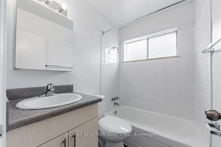 For Lease - 165 Colborne Avenue Unit# 402, Richmond Hill, Ontario - Photo 3