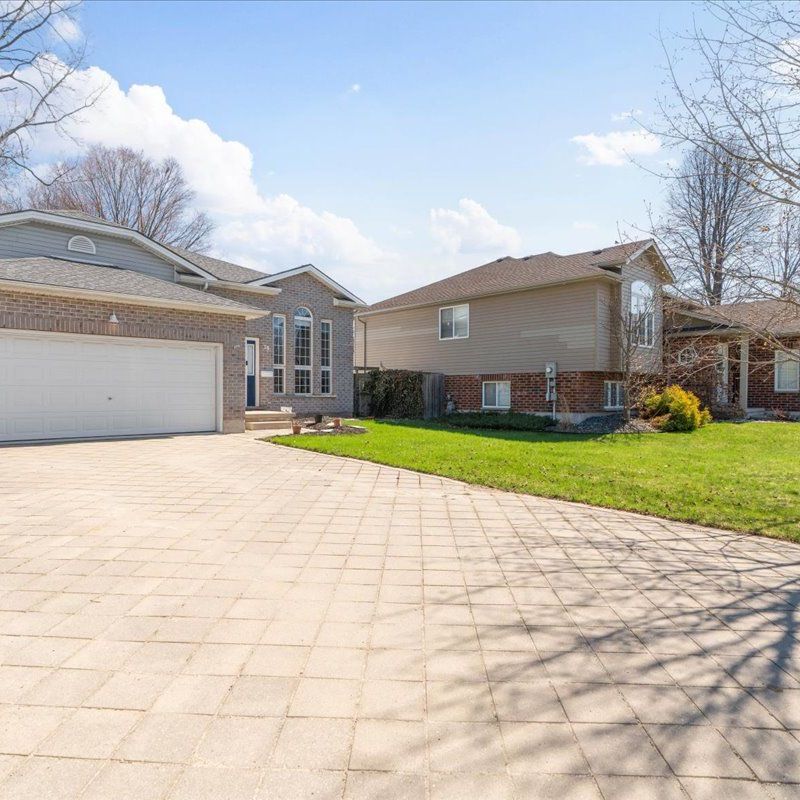 For Lease - 19 Dell Drive, Strathroy-Caradoc, Ontario - Photo 1