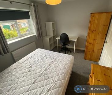 3 bedroom semi-detached house to rent - Photo 4