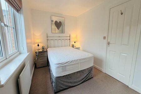 2 bedroom semi-detached house to rent - Photo 4