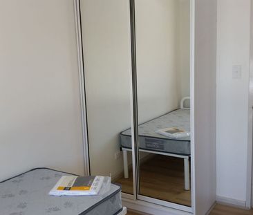 Glendalough 2 x 1 Apt Close to Perth - Photo 4