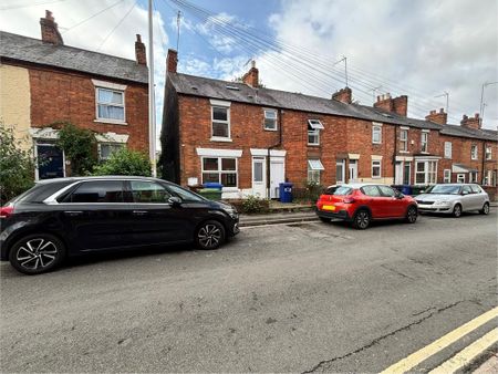 1 bedroom in a house share to rent - Photo 5