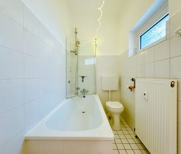 Charmante Erdgeschosswohnung mit kleinem Wintergarten und eigenem G... - Photo 3