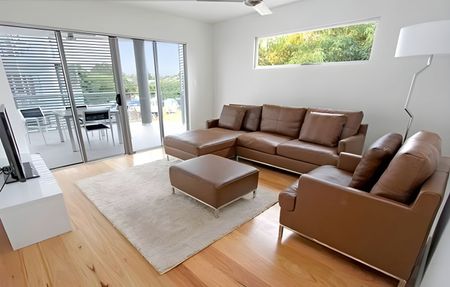 2 Bedroom Apartment, Situated in The Heart of Bulimba - Photo 3