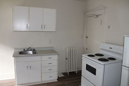 303 Queen Street (one-bedroom) - Photo 5