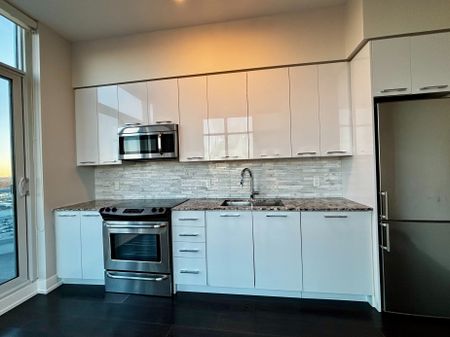 For Lease - 9471 Yonge Street Unit# PH 02, Richmond Hill, Ontario - Photo 2