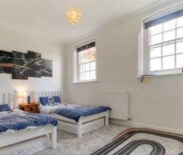 4 bedroom terraced house to rent - Photo 3