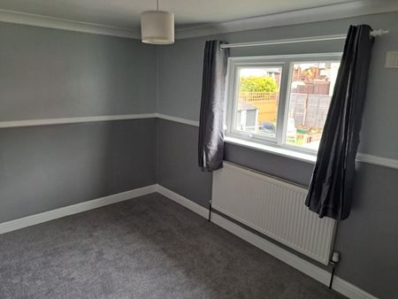 3 Bed Terraced House, Sturminster Road, BS14 - Photo 3