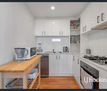 6 Month Lease - Fully Furnished Apartment - Photo 6