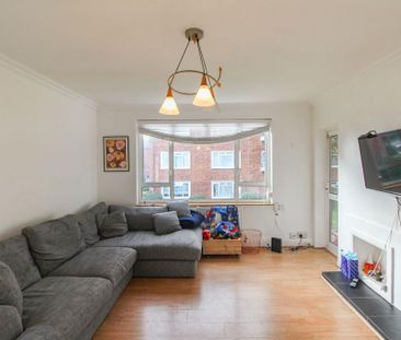 3 bedroom flat to rent - Photo 5