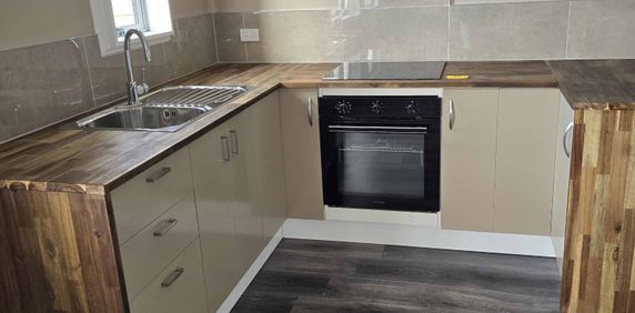 New Listing - Photo 2