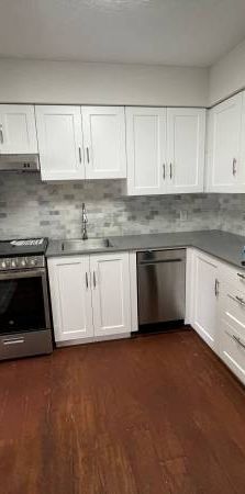 Renovated Junior Two Bedroom in Beautiful Brackendale - Photo 1