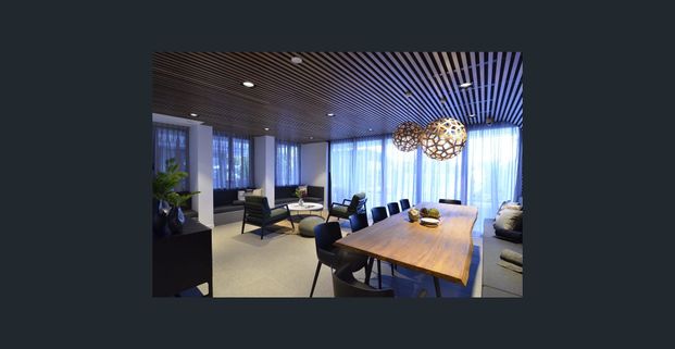 2-bedroom, 2-bathroom apartment with views of the Gateway Bridge! - Photo 1