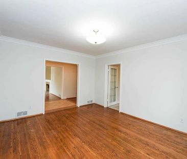For Lease - 90 Centre Avenue, Toronto, Ontario - Photo 5