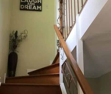 Cosy, Centrally Located Property to Rent - Photo 1