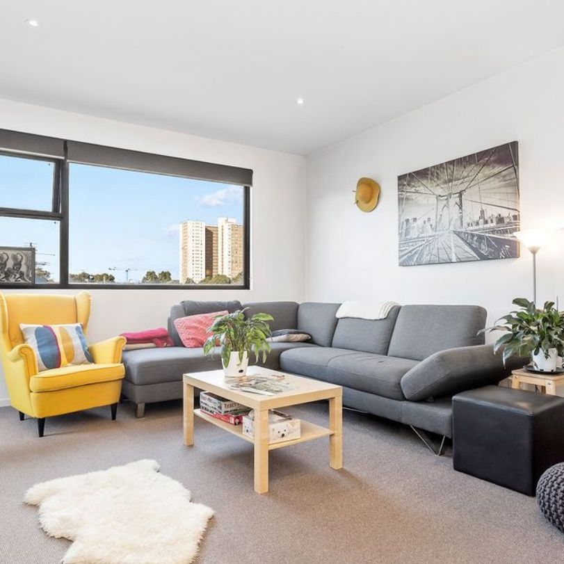 SPACIOUS & APPEALING - Photo 1
