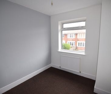 To Let 3 Bed Semi-Detached House - Photo 4