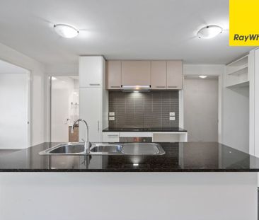 Modern Living in the heart of Belconnen - Photo 2