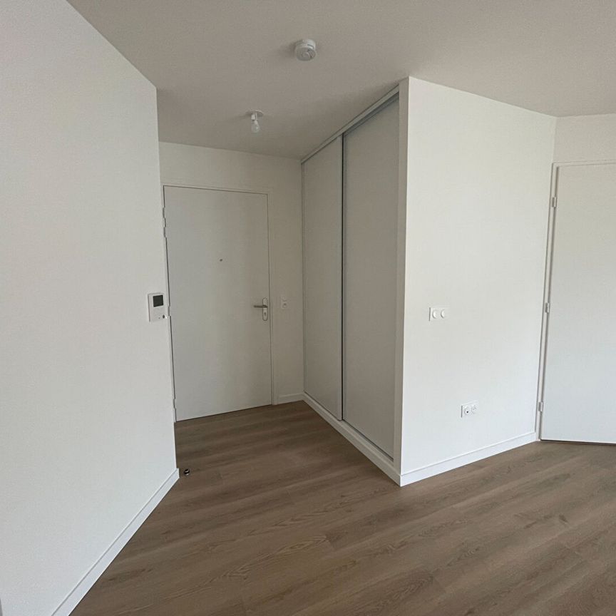 Location Appartement 1 pièce 31m² - Photo 1