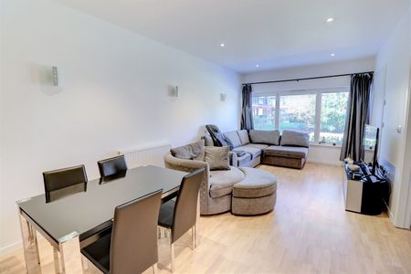 2 bedroom flat to rent - Photo 2
