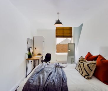 Apartment 1 - 6 Bedroom House - Photo 6