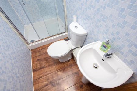 6 bedroom house to rent - Photo 2