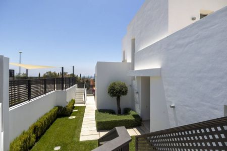 4 bedroom luxury Villa for rent in Marbella, Andalusia - Photo 5