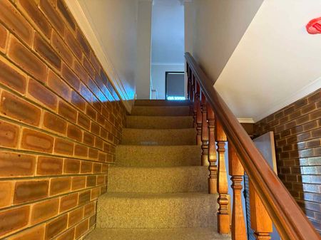 RENOVATED & LOCATION - CABOOLTURE - Photo 2