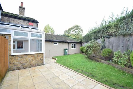 New Road, Hillingdon, UB8 - Photo 3