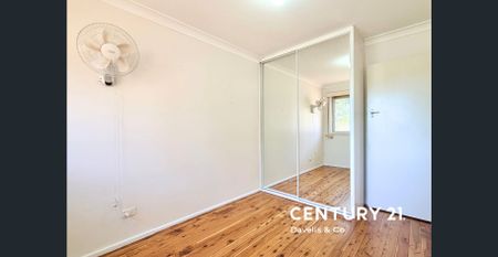 Charming 3-Bedroom Home with Spacious Backyard - Photo 5