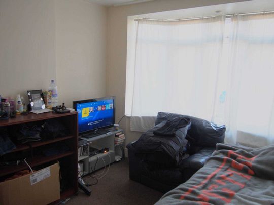 Suffield Road, High Wycombe - Photo 1