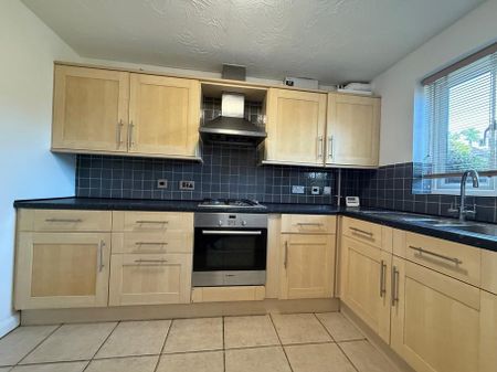 3 bedroom link detached house to rent - Photo 2