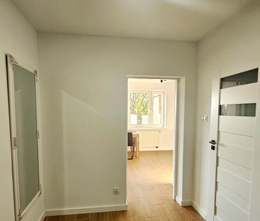 Swieżo wyremontowane 2 pokoje z dużym balkonem - Фото 6