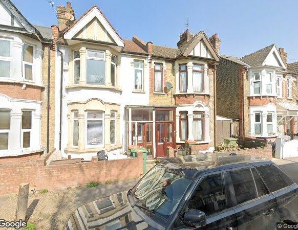 Room in a Shared House, Haldane Road, E6 - Photo 1