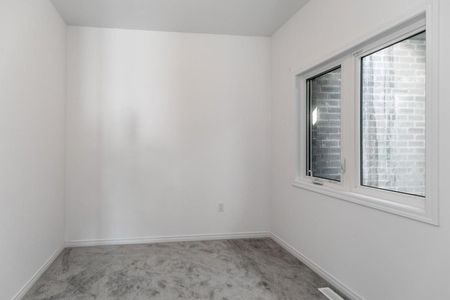 For Lease - 98 Isabella Drive, Orillia, Ontario - Photo 4