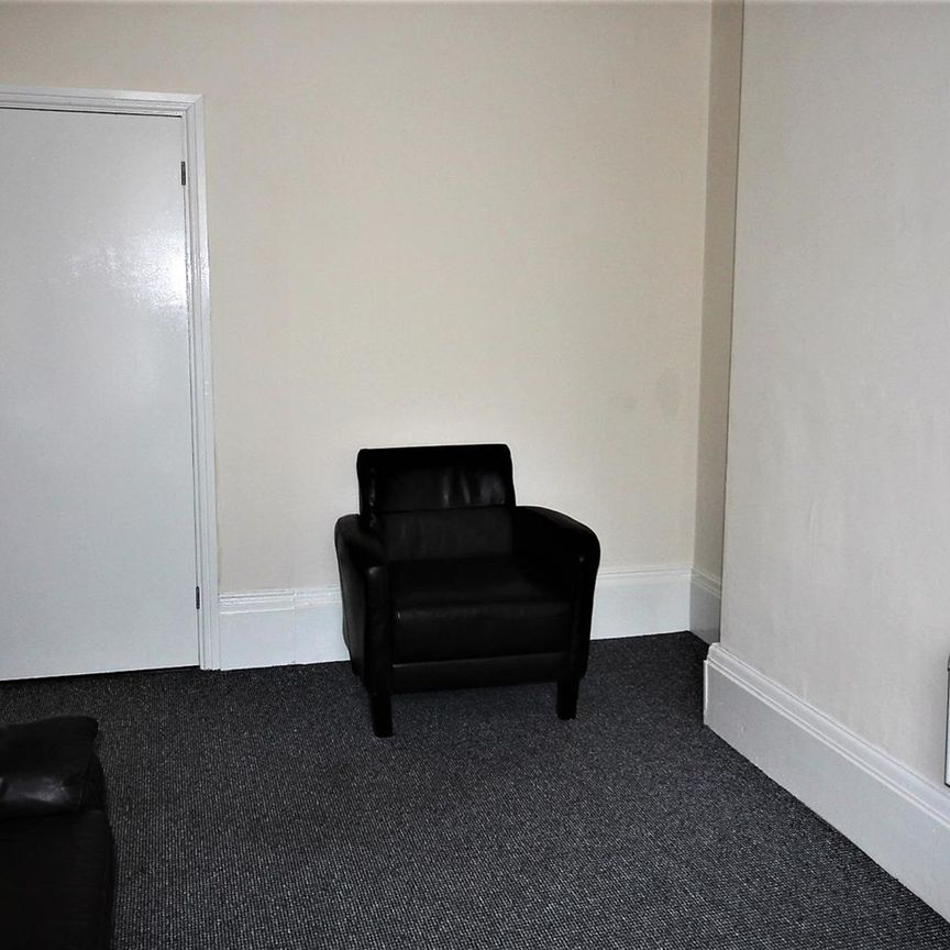 6 Trafalgar Square, YO12 7PY, Scarborough - Photo 1