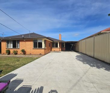 23 Simpson Street, - Photo 2