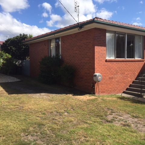 135 Flagstaff Gully Road, Lindisfarne TAS 7015 - House For Rent | Domain - Photo 1