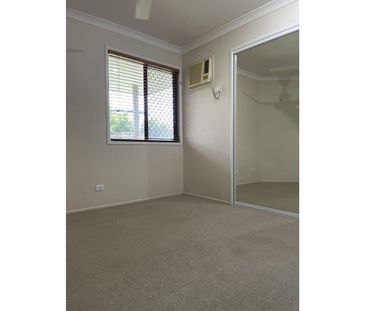 *4-Bedroom Family Home for Rent in Moranbah, QLD** - Photo 2