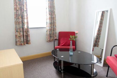 Vaughan Street (3 bed) - Photo 2