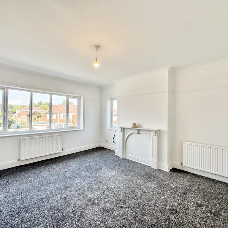 3 bedroom flat to rent - Photo 1