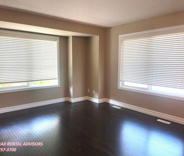 SPACIOUS 3 BED, 2.5 BATH, TOWNHOUSE WITH DOUBLE ATTACHED GARAGE IN ... - Photo 3