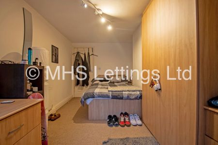 Flat 1, 205 Belle Vue Road, Leeds, LS3 1HG - Photo 2